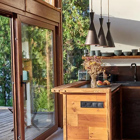 Semesterbostad Eletem Art