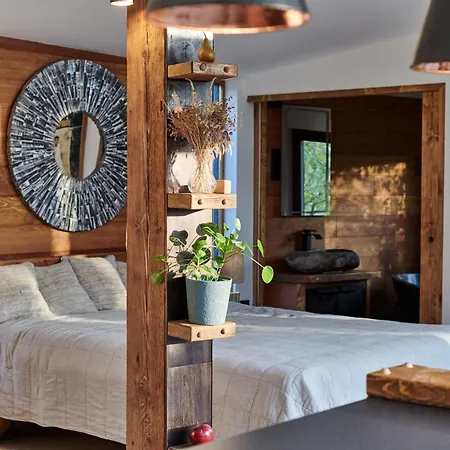 Semesterbostad Eletem Art *