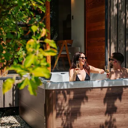 Semesterbostad Eletem Art *